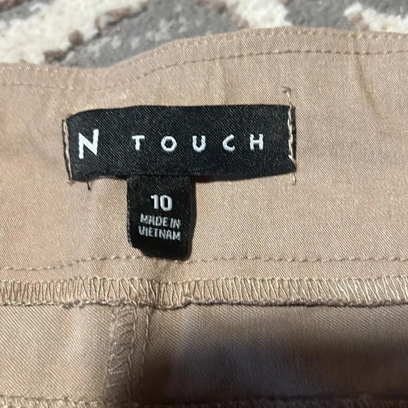 N touch khaki capris. Excellent condition. Stretchy. Elastic waist. - Picture 3 of 4